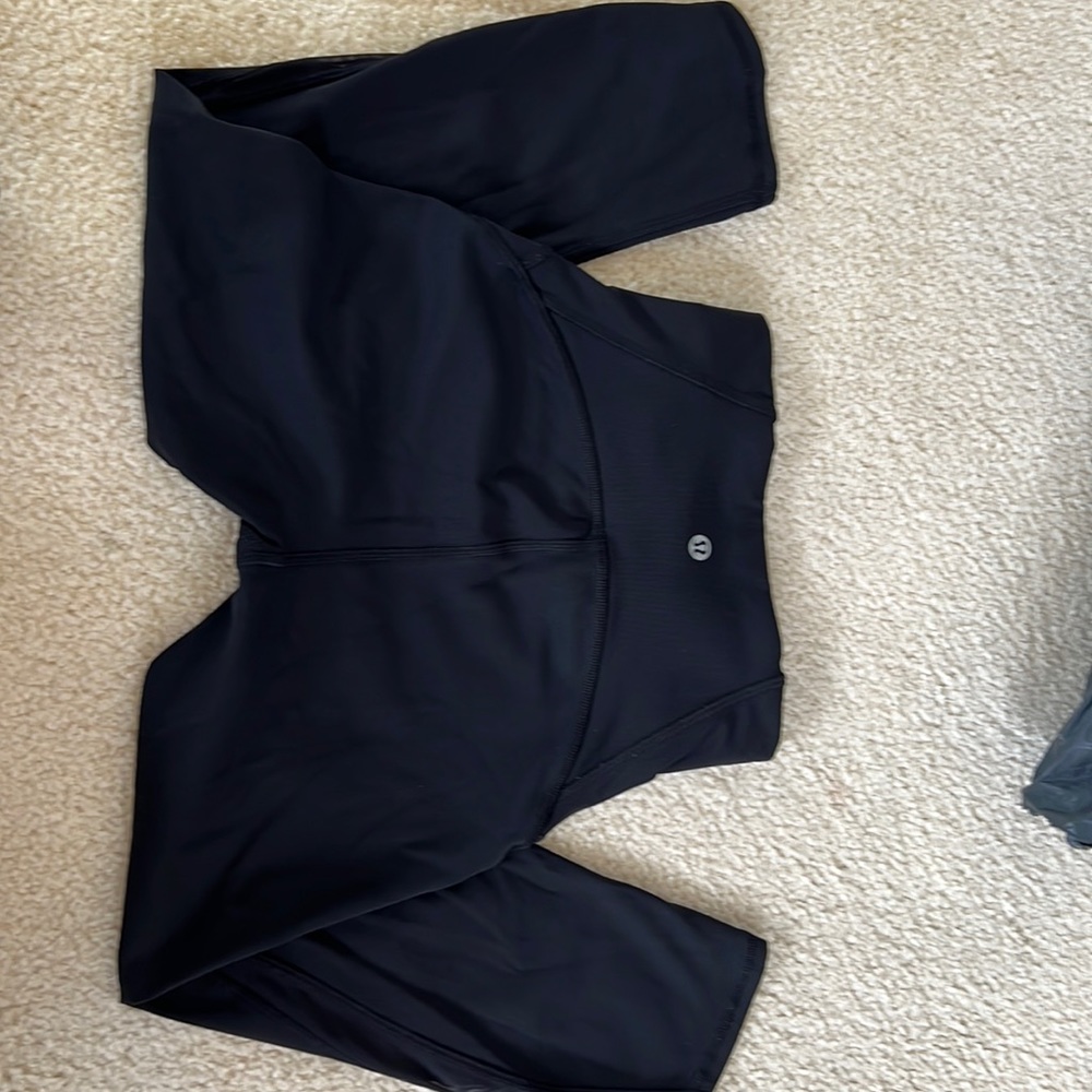 Lulu lemon Black Capri 2 new